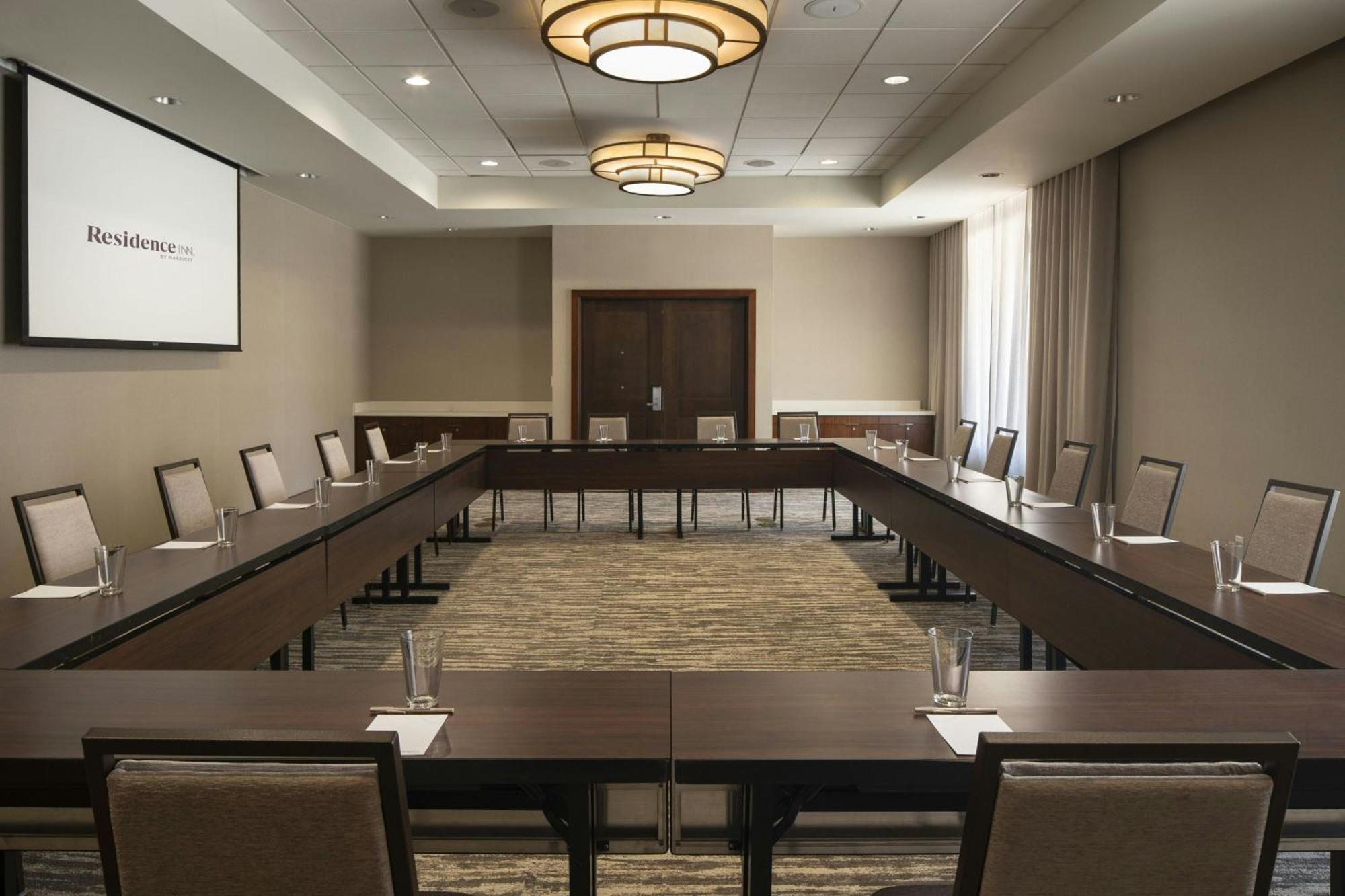 By Marriott Angeles Pasadena/old Town 3* Pasadena